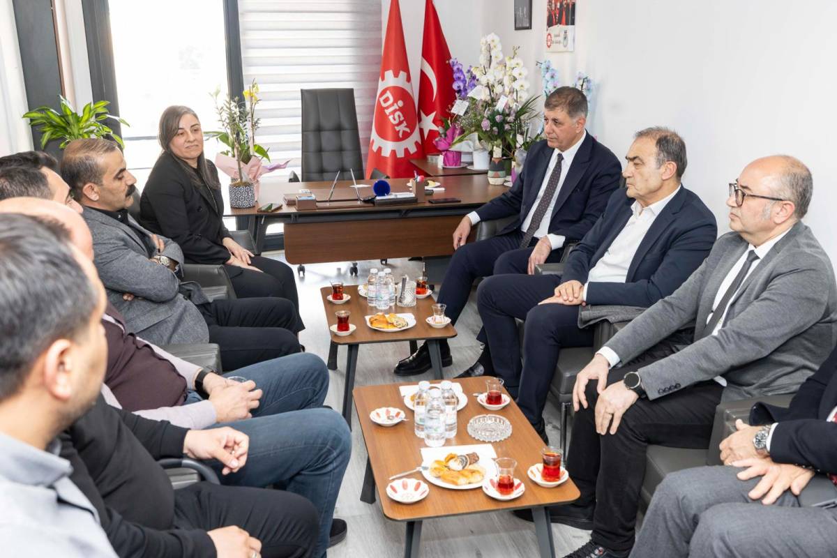 Başkan Tugay’dan Gümüştekin’e ziyaret