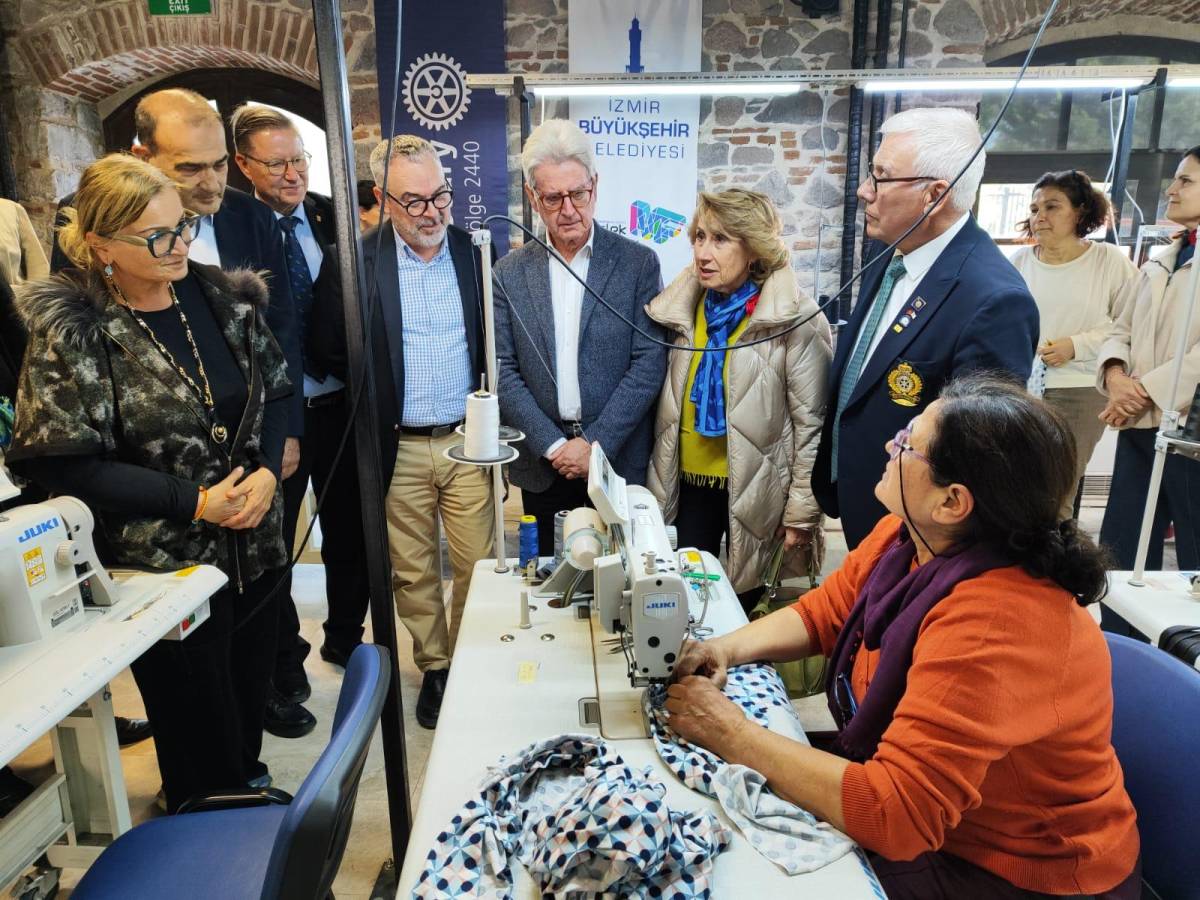 “Altın İğne”, İzmirli kadınların yeteneğini dünyaya gösteriyor