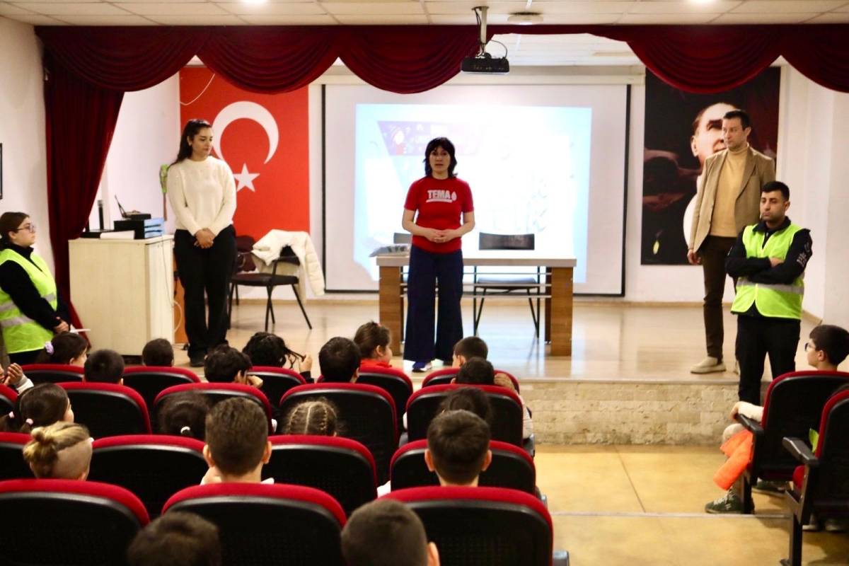 Bayraklı’da sıfır atık bilinci küçük yaşta başlıyor