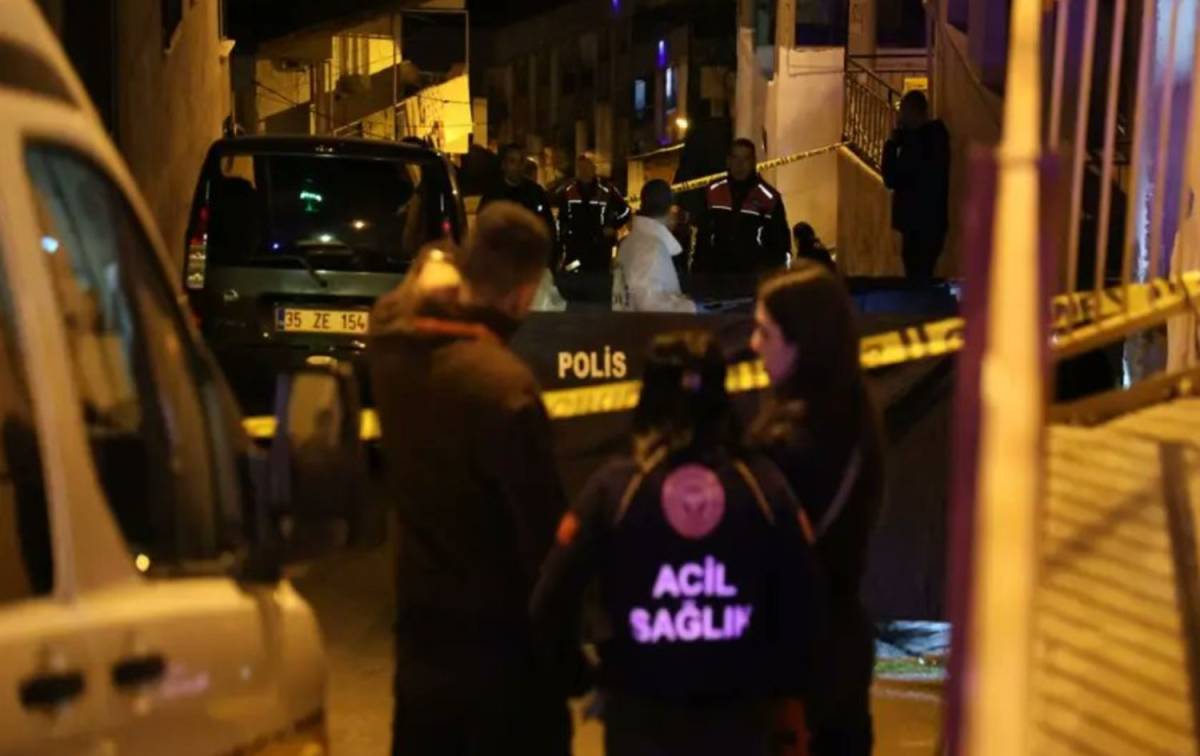 İzmir'de eski eşini öldüren kişi aynı silahla intihar etti