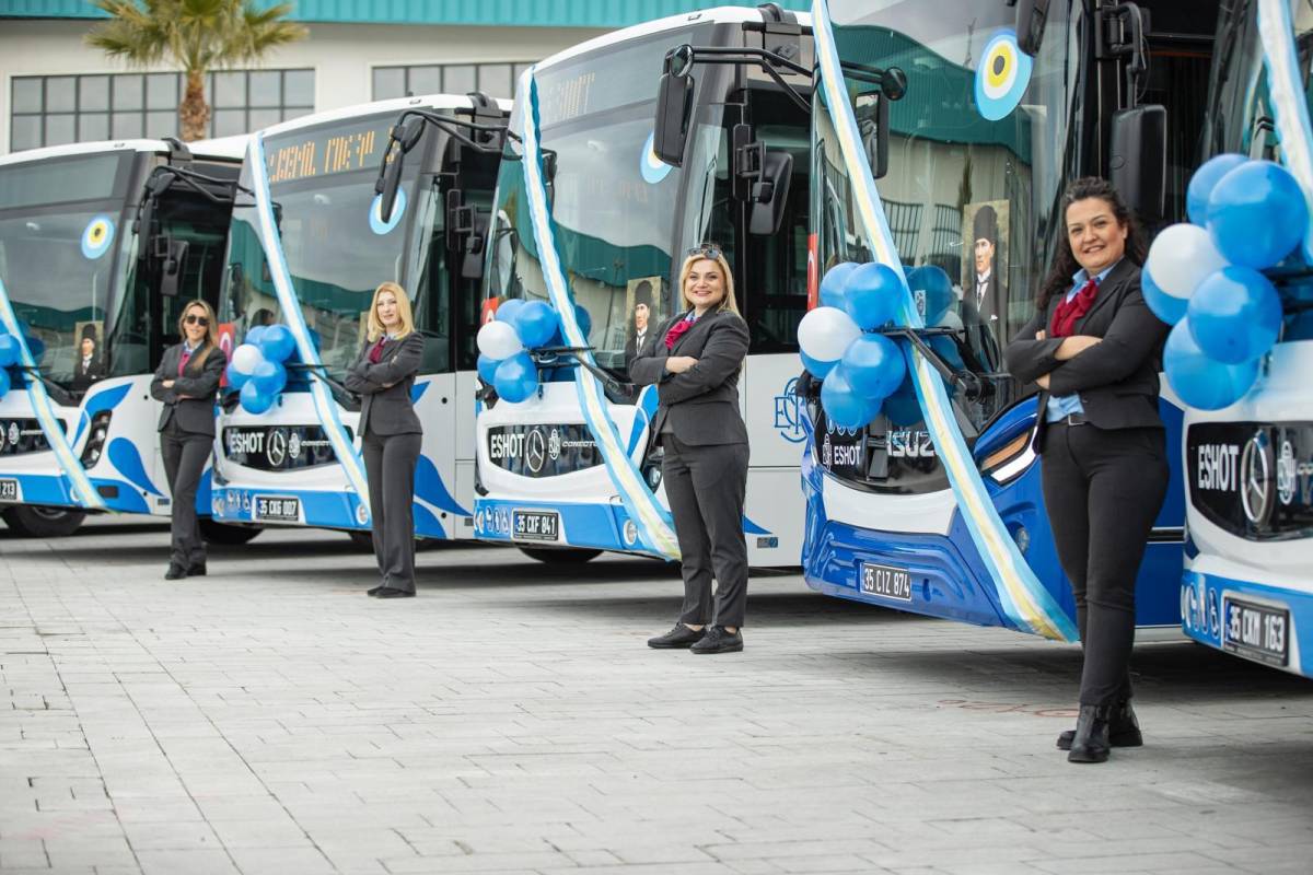 İzmir’in kadınlarıyla tam yol ileri