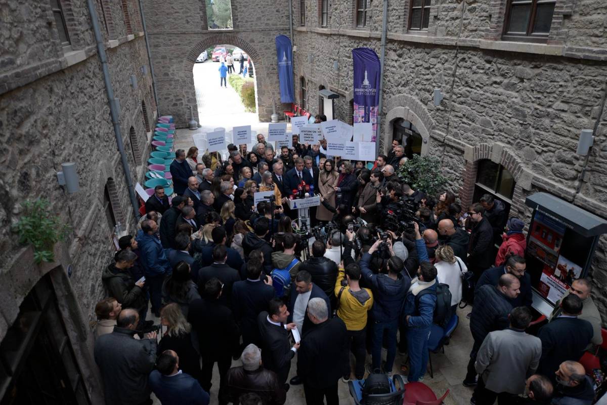 Başkan Tugay: Müsaade edin hukuki süreç tamamlansın