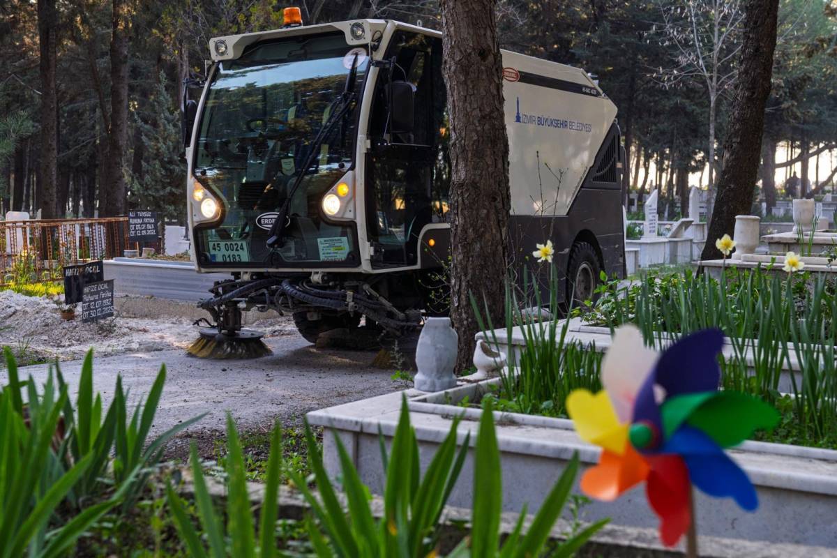 İzmir’de mezarlıklar doldu