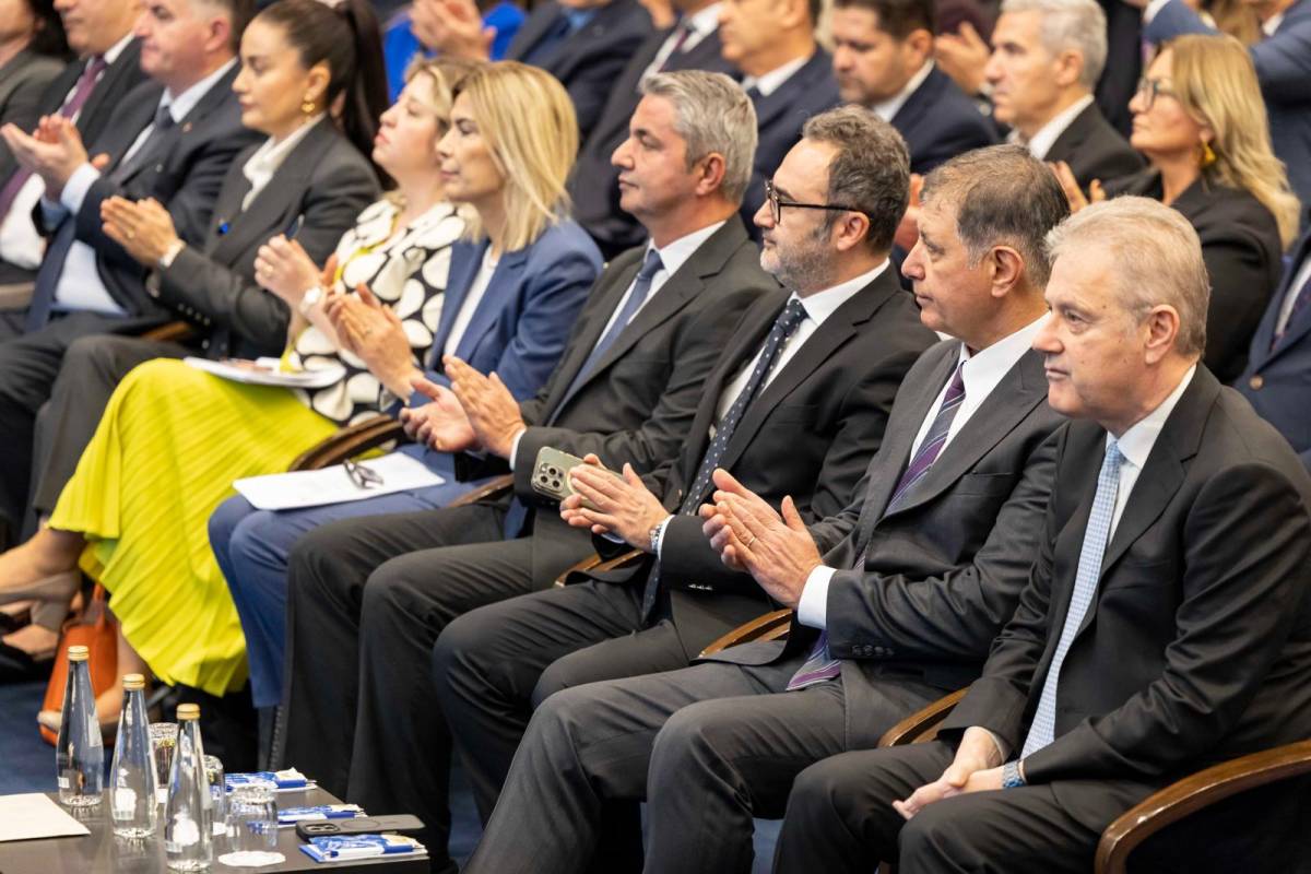 Başkan Tugay’dan sağlık turizminde ortak akıl çağrısı