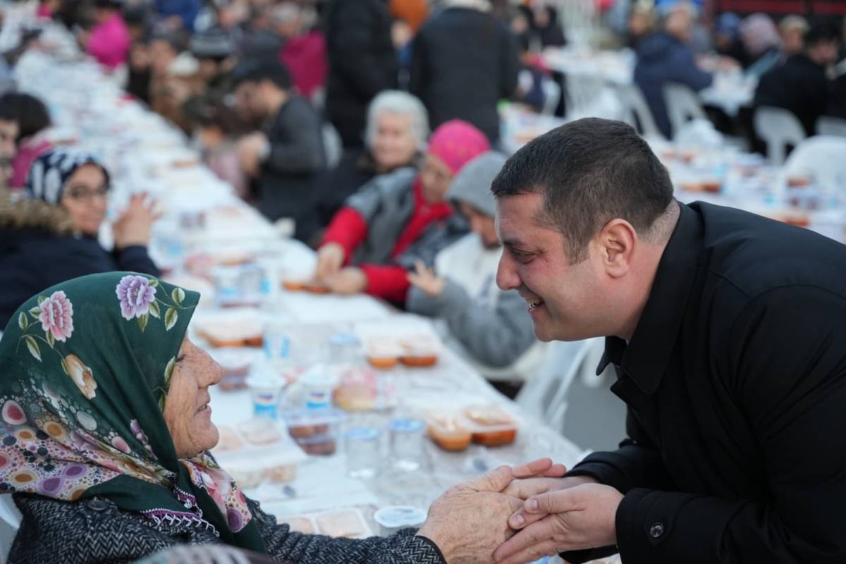 Torbalı’da Binlerce Kişi Aynı Sofrada Buluştu