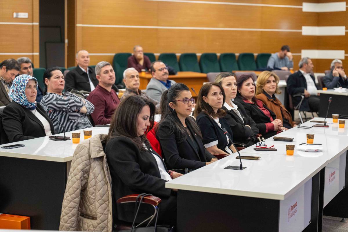 Bornova Muhtarlar Akademisi tamamlandı