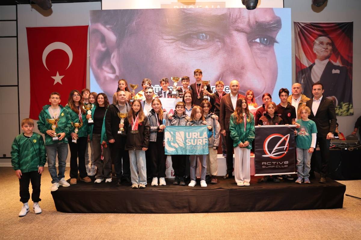 Valilik Kupası Yelken Yarışları Foça'da yapıldı