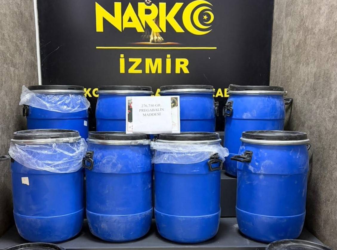 İzmir'de uyuşturucu sevkiyatına polisten operasyon