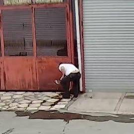 İzmir'de bir sürücü drift atarken kaza yaptı