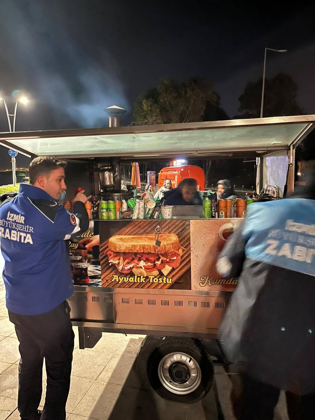 İki bardak çayı 300 tlye satanların malzemelerine el konuldu