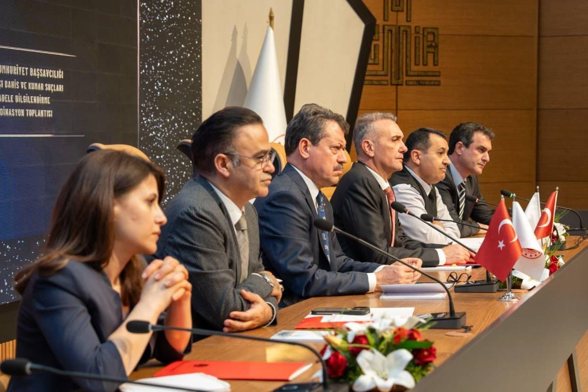 İzmir'de yasa dışı bahis ve kumar suçlarıyla mücadele toplantısı yapıldı