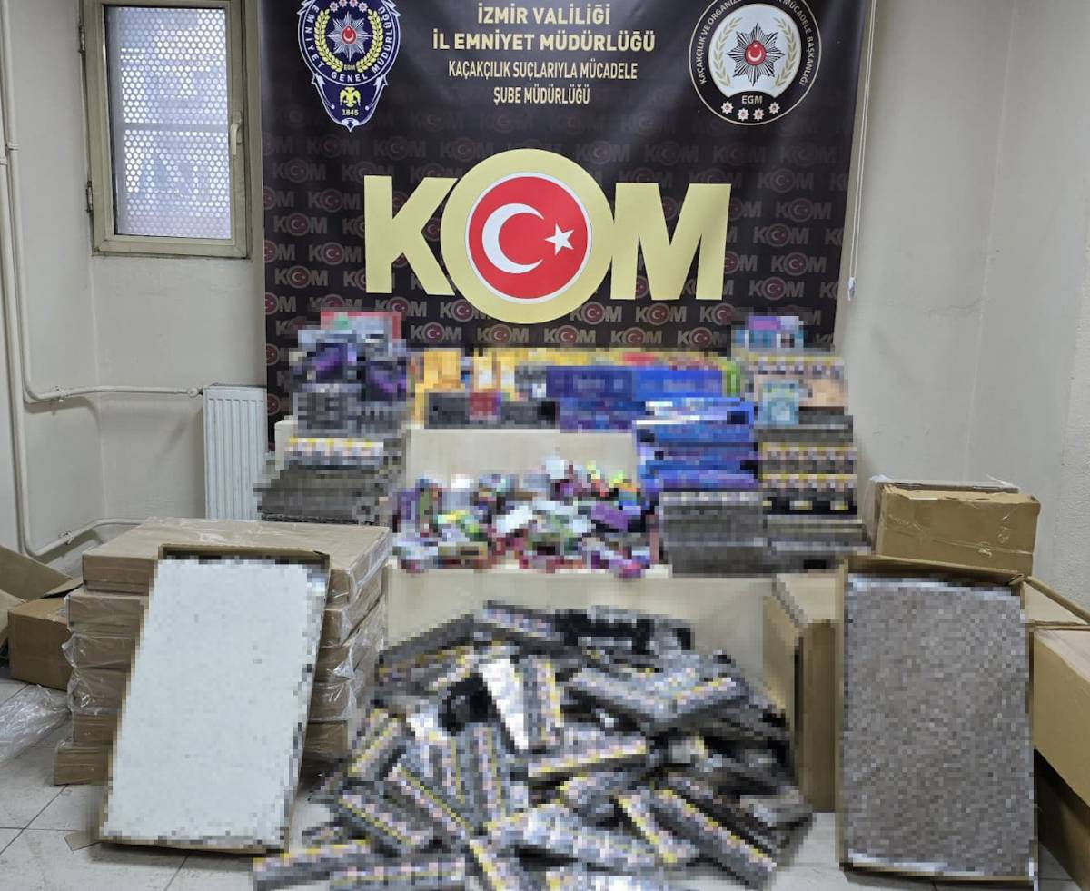İzmir'de 4,5 milyon lira değerinde kaçak tütün mamulü ele geçirildi
