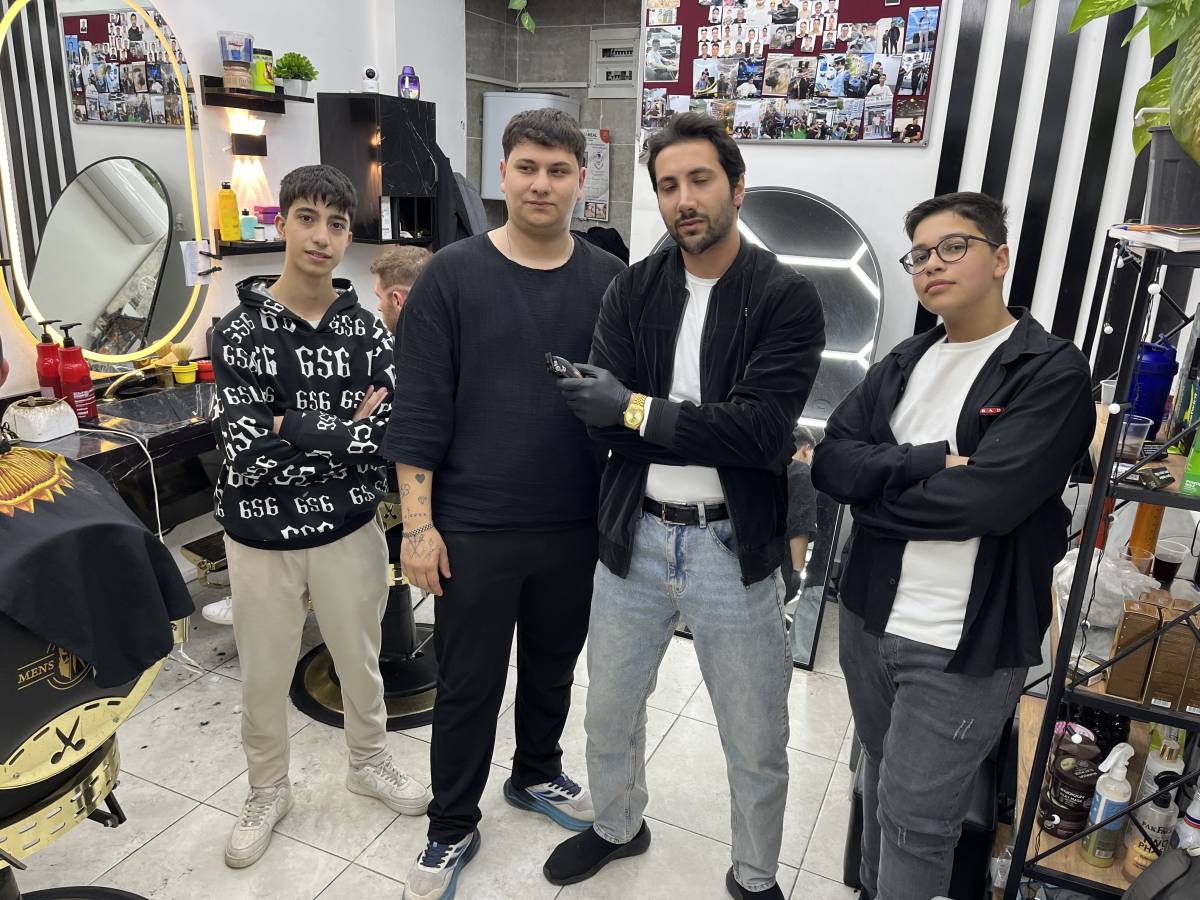 Berberler bayram tıraşı için 24 saat mesai yapıyor