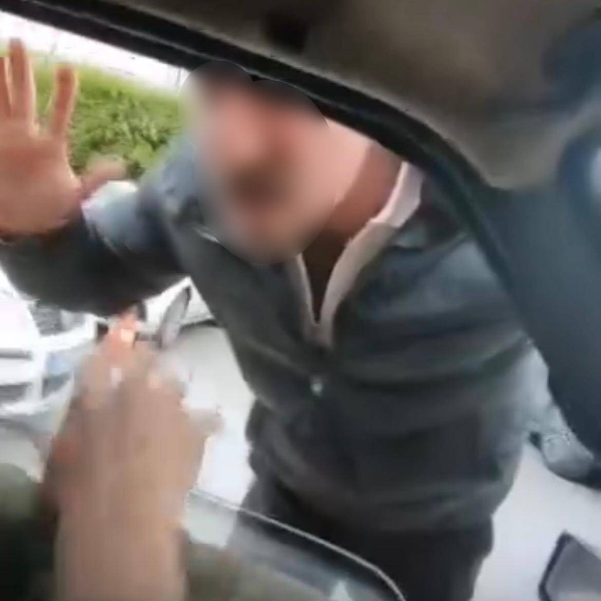 Saldırıya uğrayan sürücünün o anları kamerada