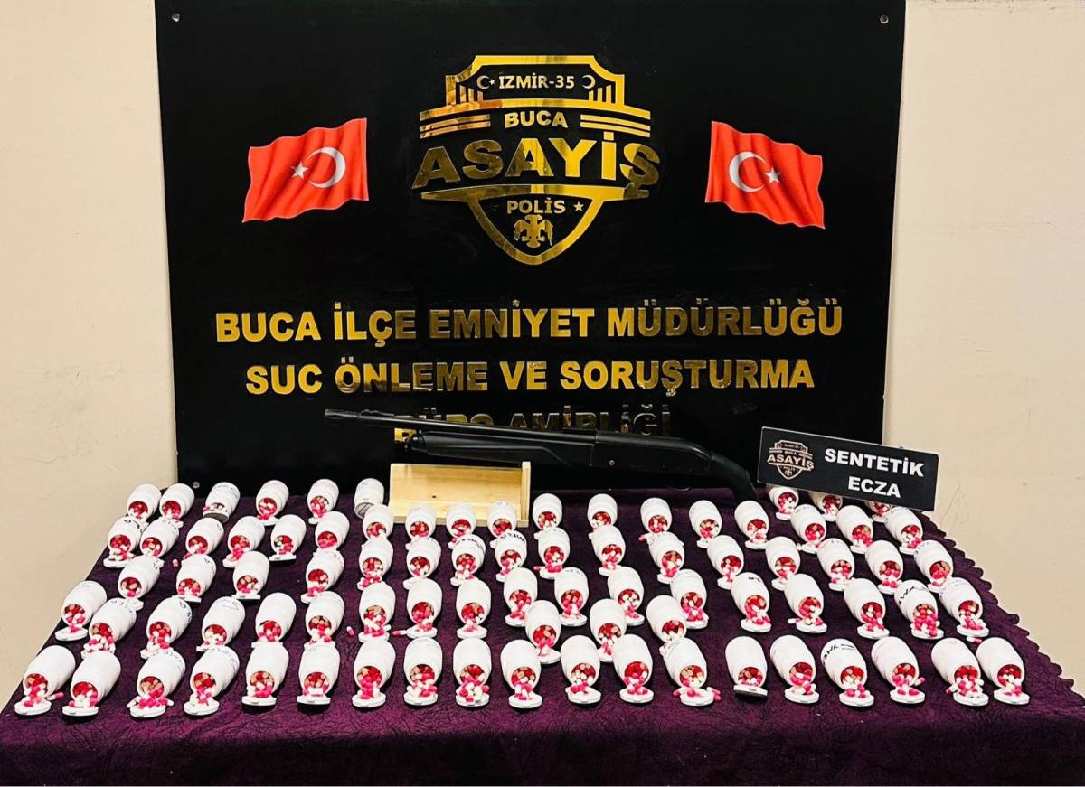 İzmir'de 5 bine yakın uyuşturucu hap ele geçirildi