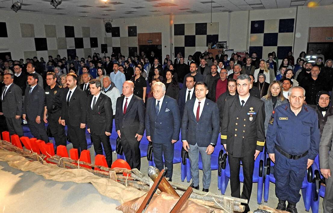 Çeşme'de, duygu dolu Çanakkale anması