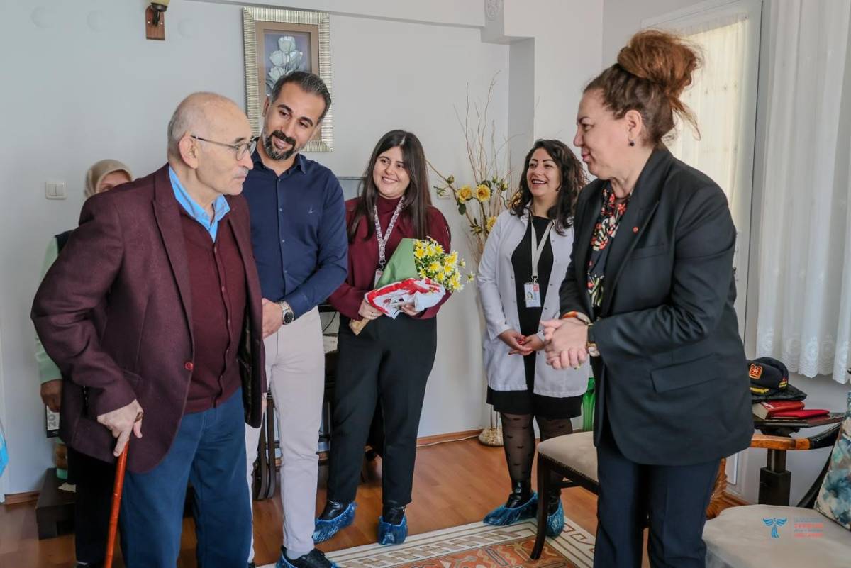 Tepecik Hastanesi'nden Kıbrıs gazisine vefa ziyareti