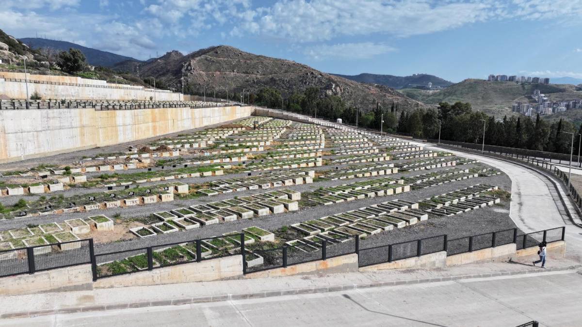 İzmir’de mezarlıklar doldu