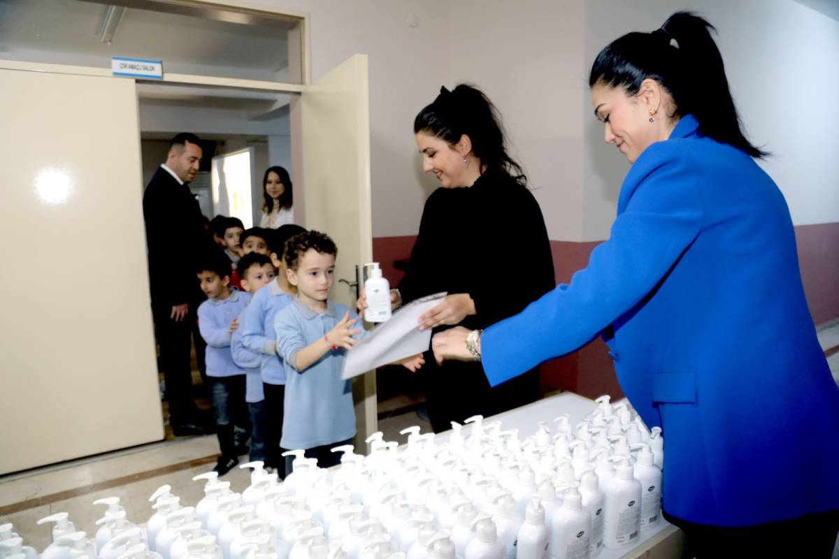 Bayraklı’da 14 Okulda 2 Bin 200 Öğrenciye Hijyen Eğitimi