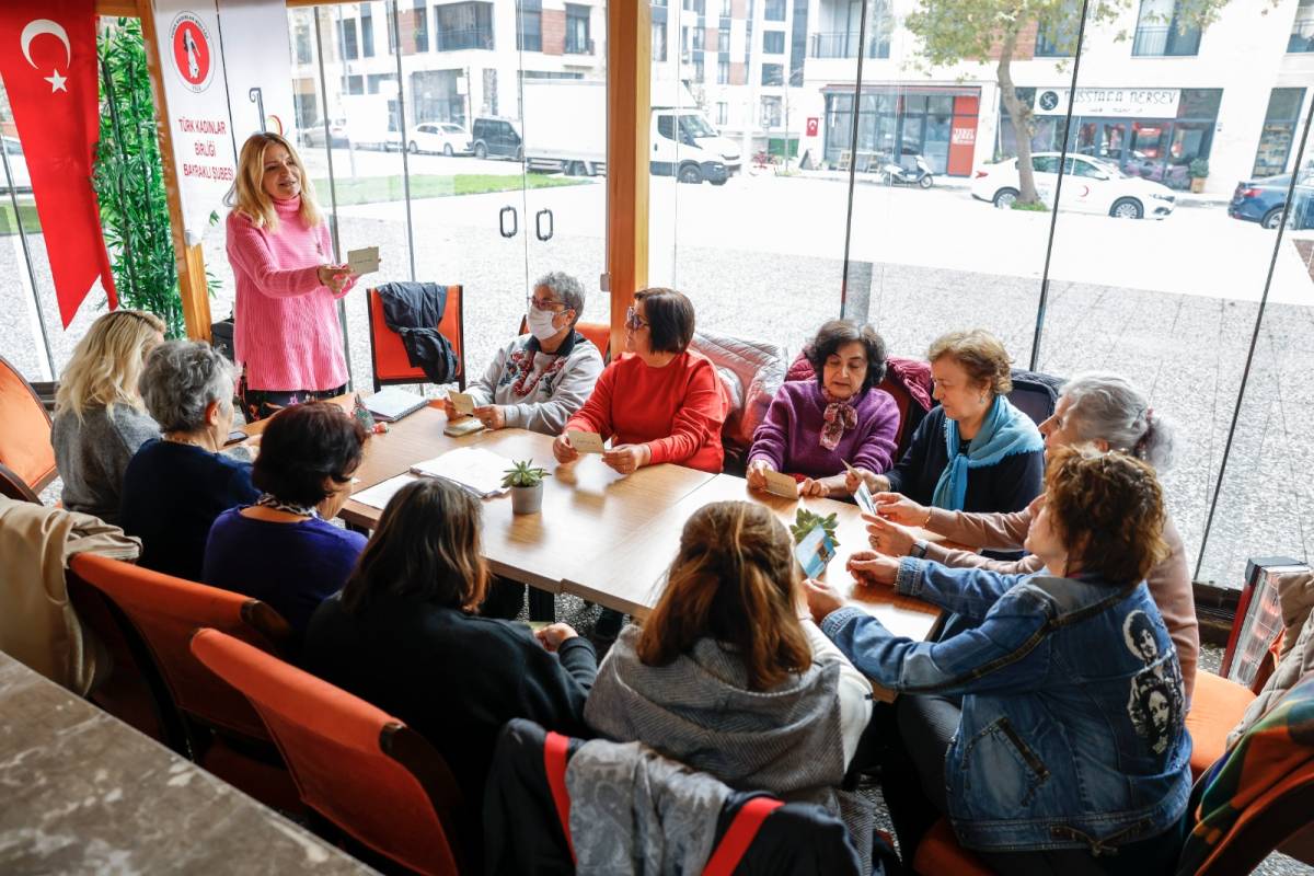 Bayraklı’da Yaşlılar Haftası Dolu Dolu Geçiyor