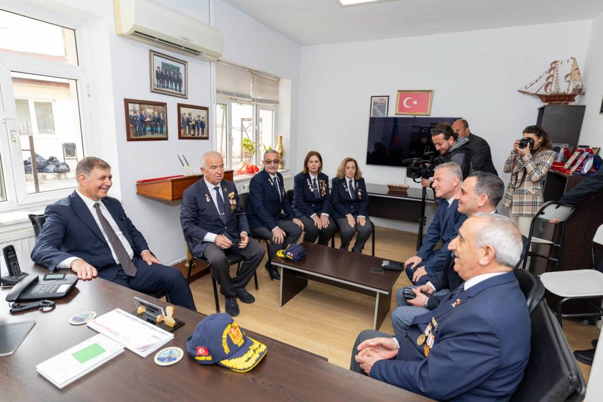 Başkan Tugay'dan anlamlı güne anlamlı konuşma