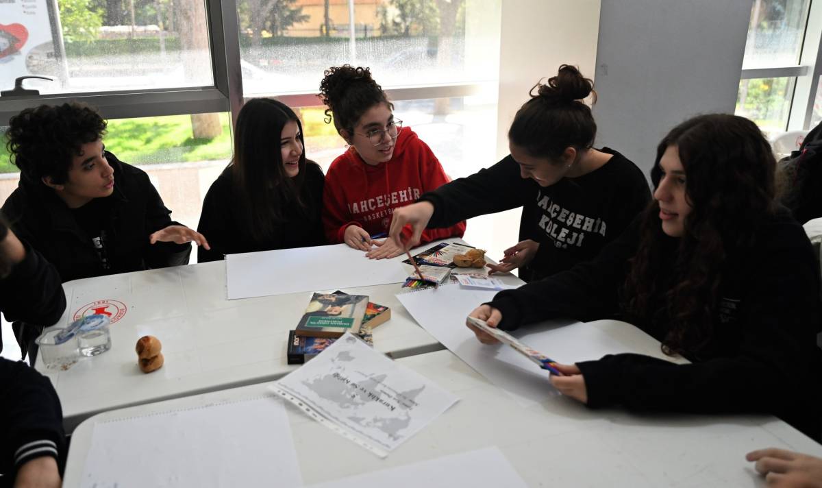 Bornova’dan “Su ve Cinsiyet” temasıyla geleceğe mesaj