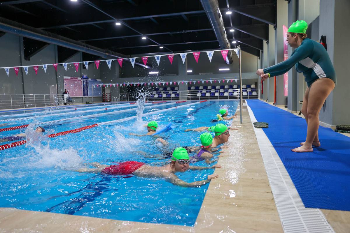 Buca’da engeller kulaçlarla aşılıyor