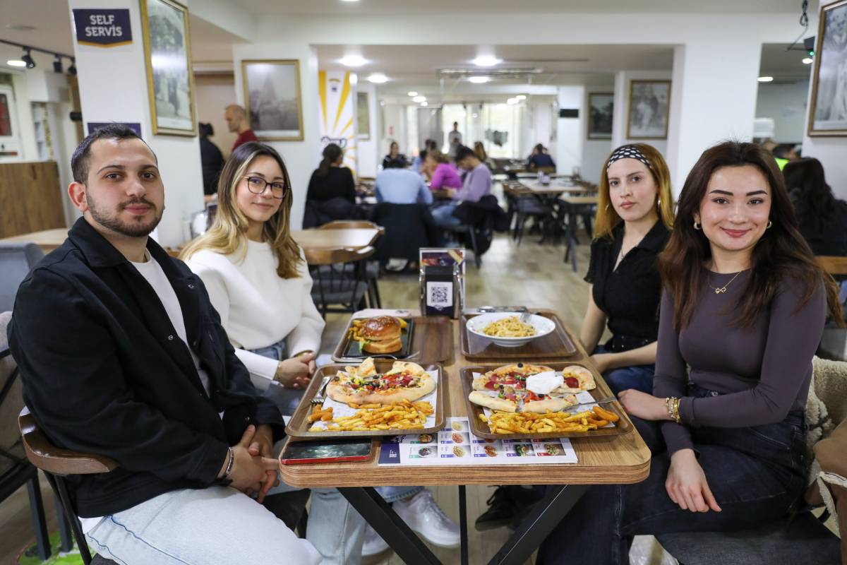 Buca’da gençliğin buluşma noktası: Üzüm Cafe
