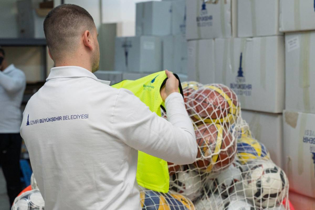 İzmir’de amatör spora 25 milyonluk can suyu