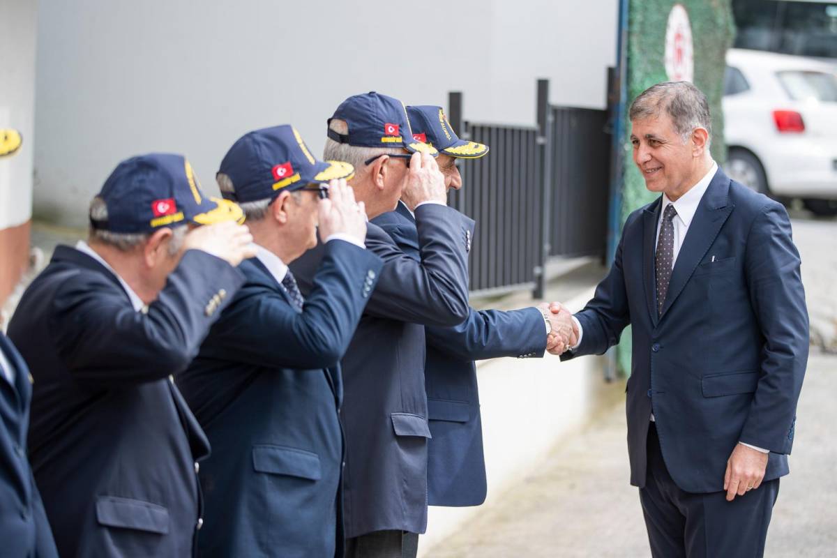 Başkan Tugay'dan anlamlı güne anlamlı konuşma