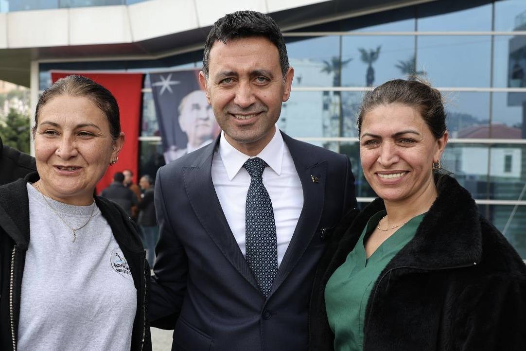 Bayraklı Belediyesi’nde bayramlaşma