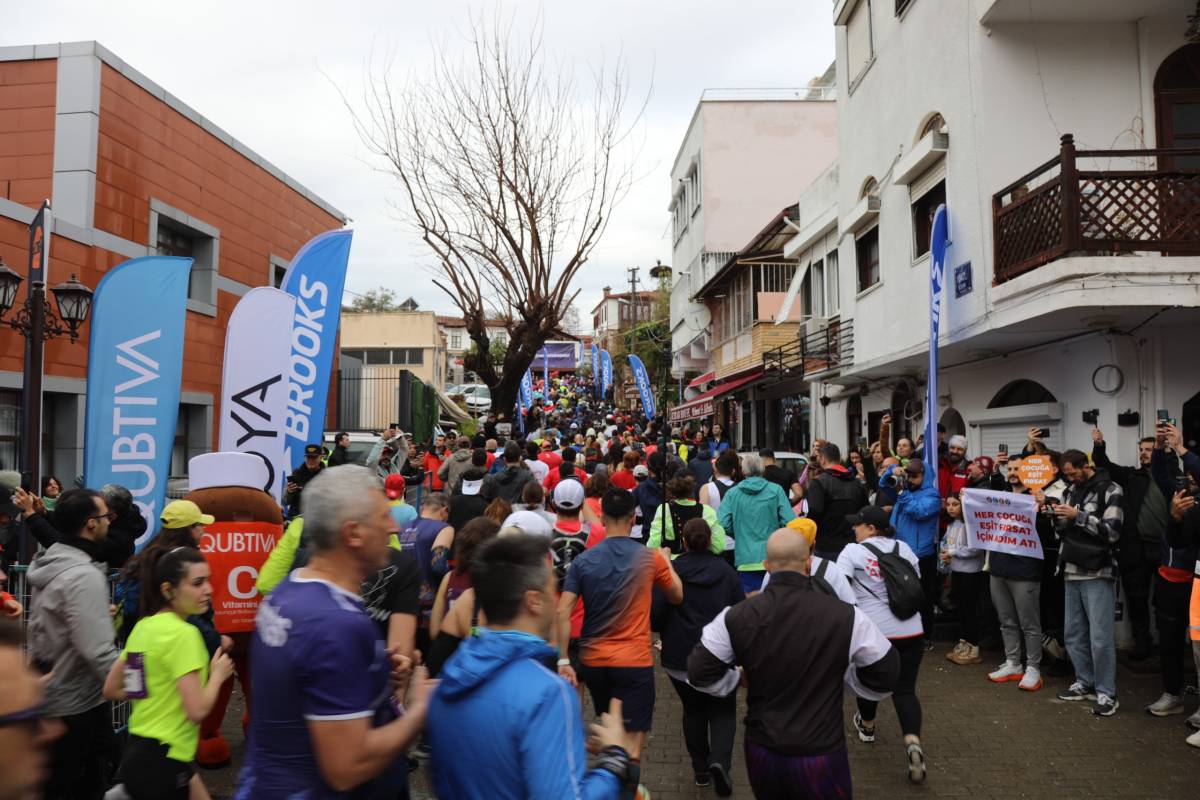 Efes ultra maraton 2026'da koşucular dünya mirasını keşfetti