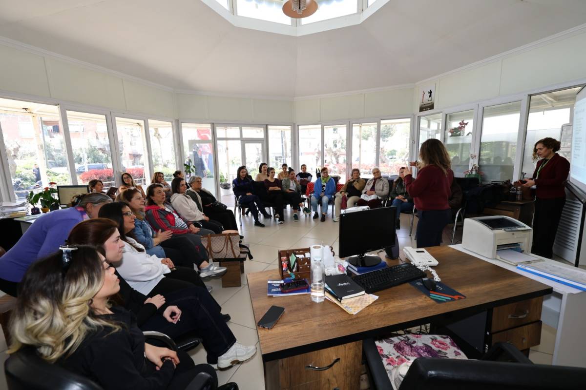 İzmir Büyükşehir Belediyesi'nden kadınlara sağlık eğitimi