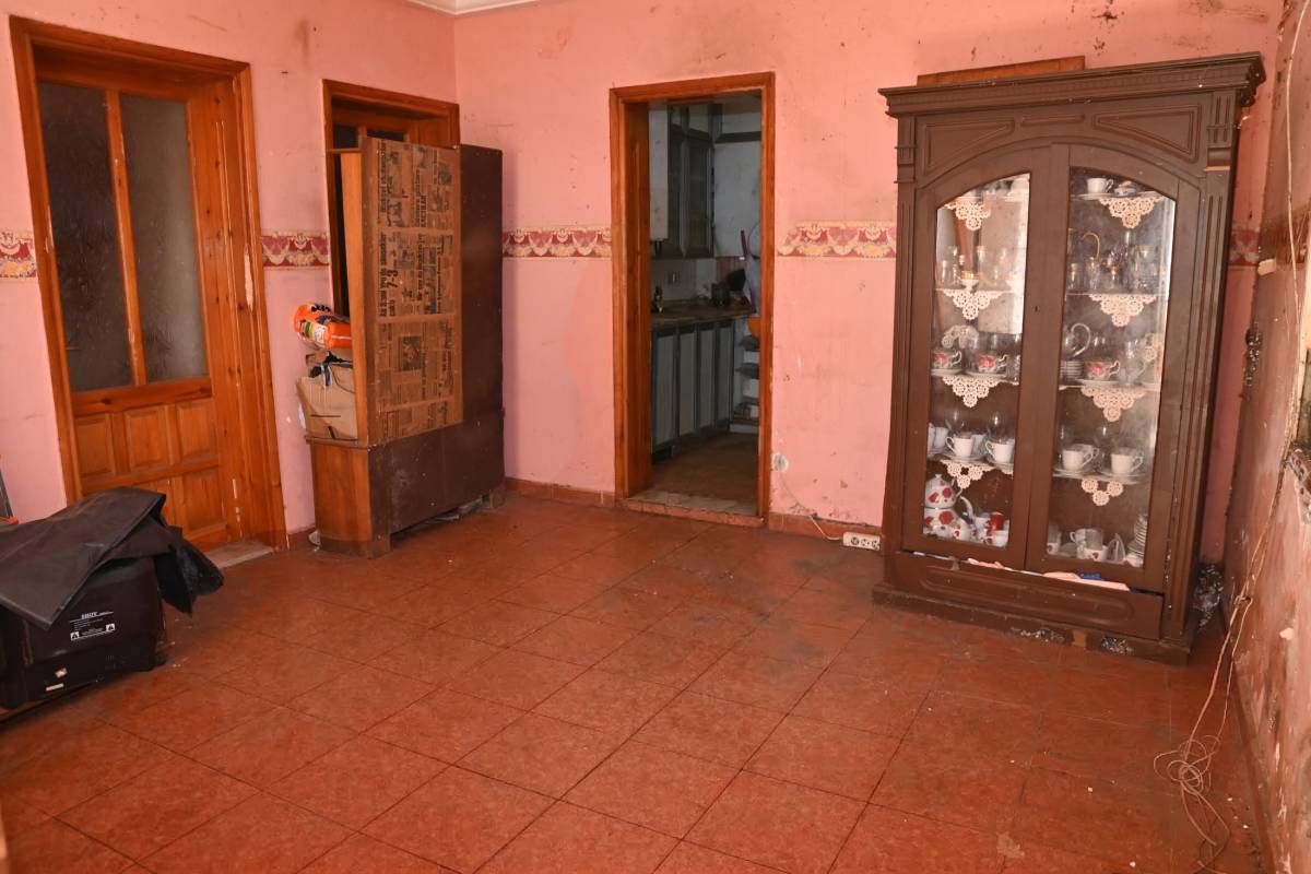 Karabağlar’ da Çöp Ev Tamamen Temizlendi