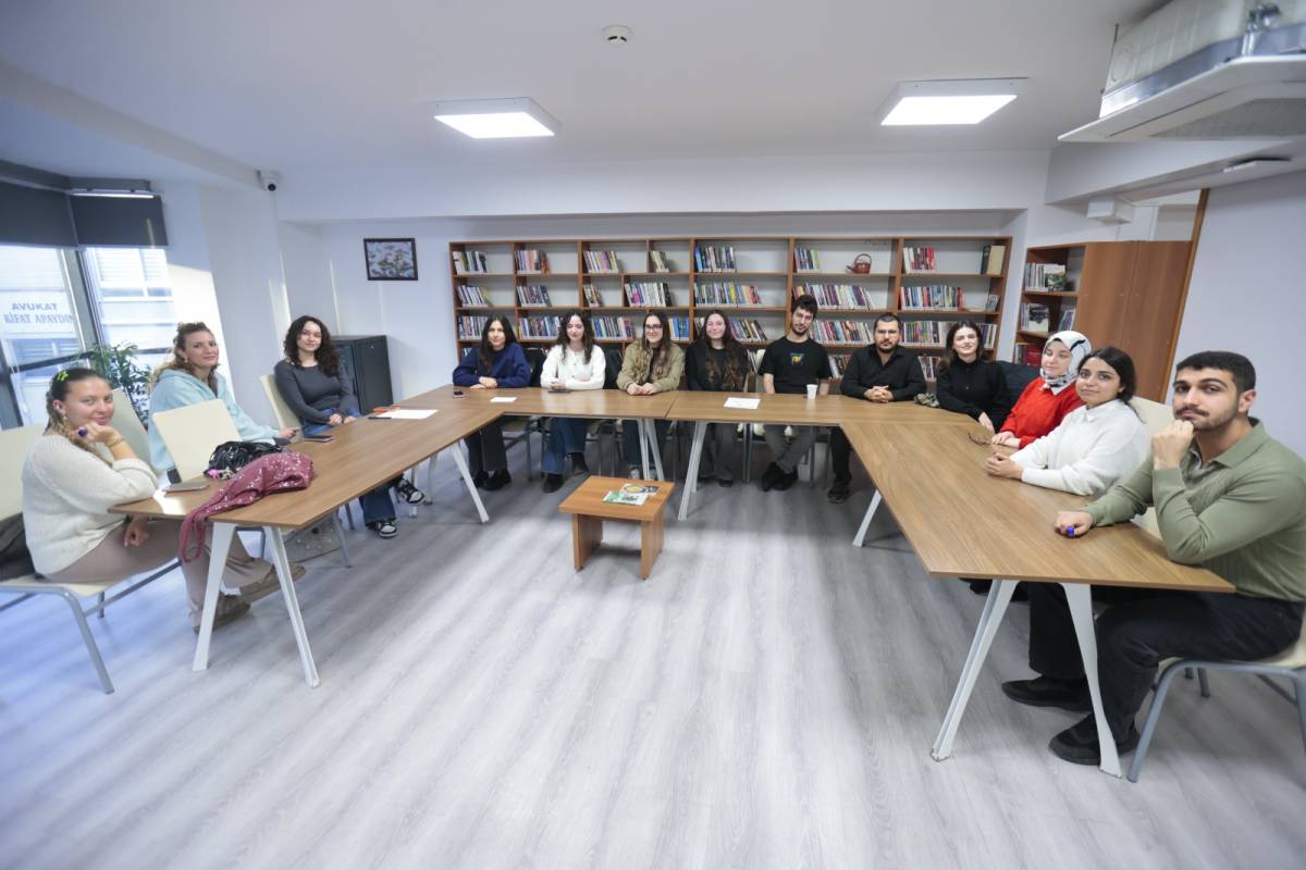 Konak’ta gençler yabancı dilini konuşarak geliştiriyor