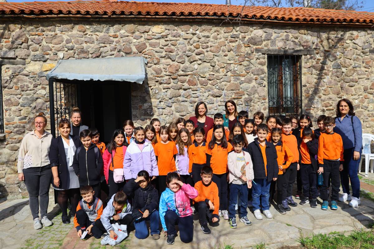 Masal Çarşambaları Çocukların Hayal Dünyasını Aydınlatıyor