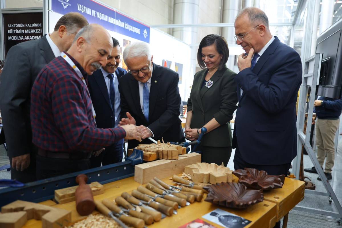 Karabağlar Standı İzmir Mobilya Fuarı’nda