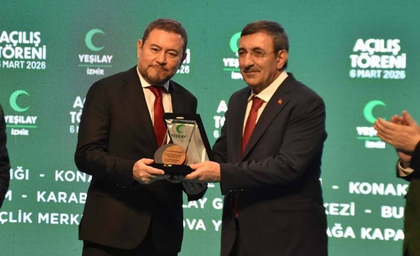 İzmirli İş İnsanına bir ödül de Cevdet Yılmaz'dan