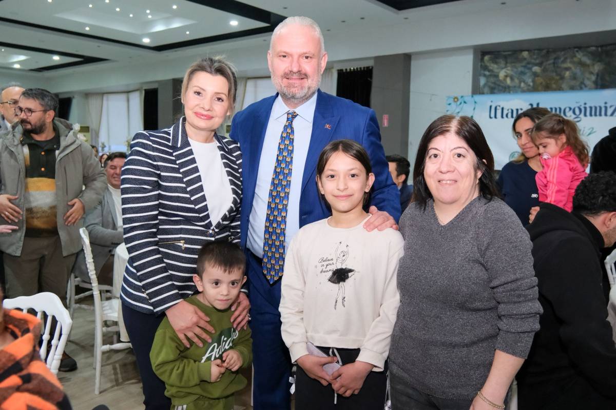 Başkan Pehlivan, Menemenlilerle gönül sofralarında buluştu