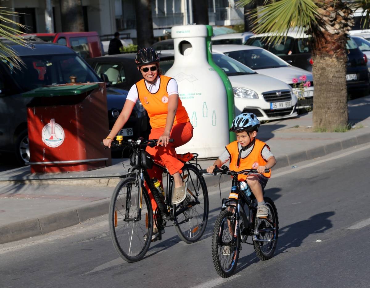 Karşıyaka’da bayram coşkusu sahalarda yaşanacak