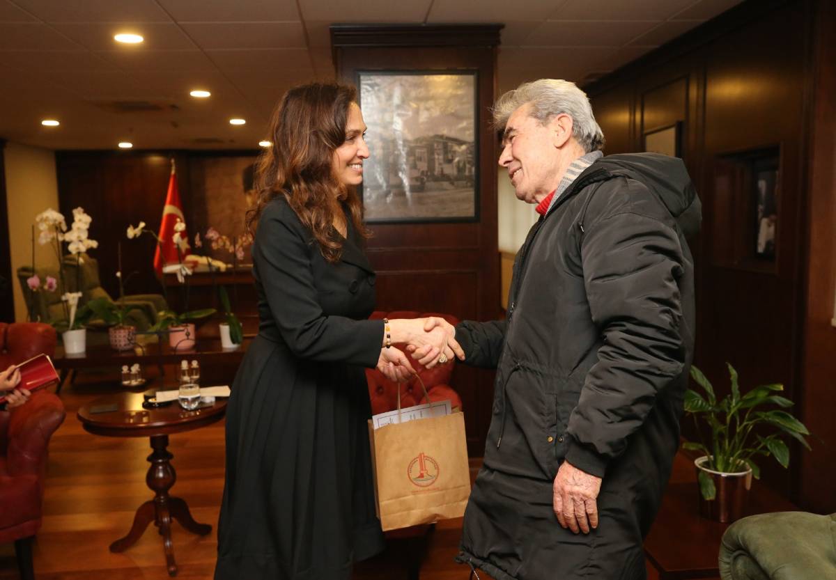 Karşıyaka Belediyesi yılın kitap tutkunlarını seçti