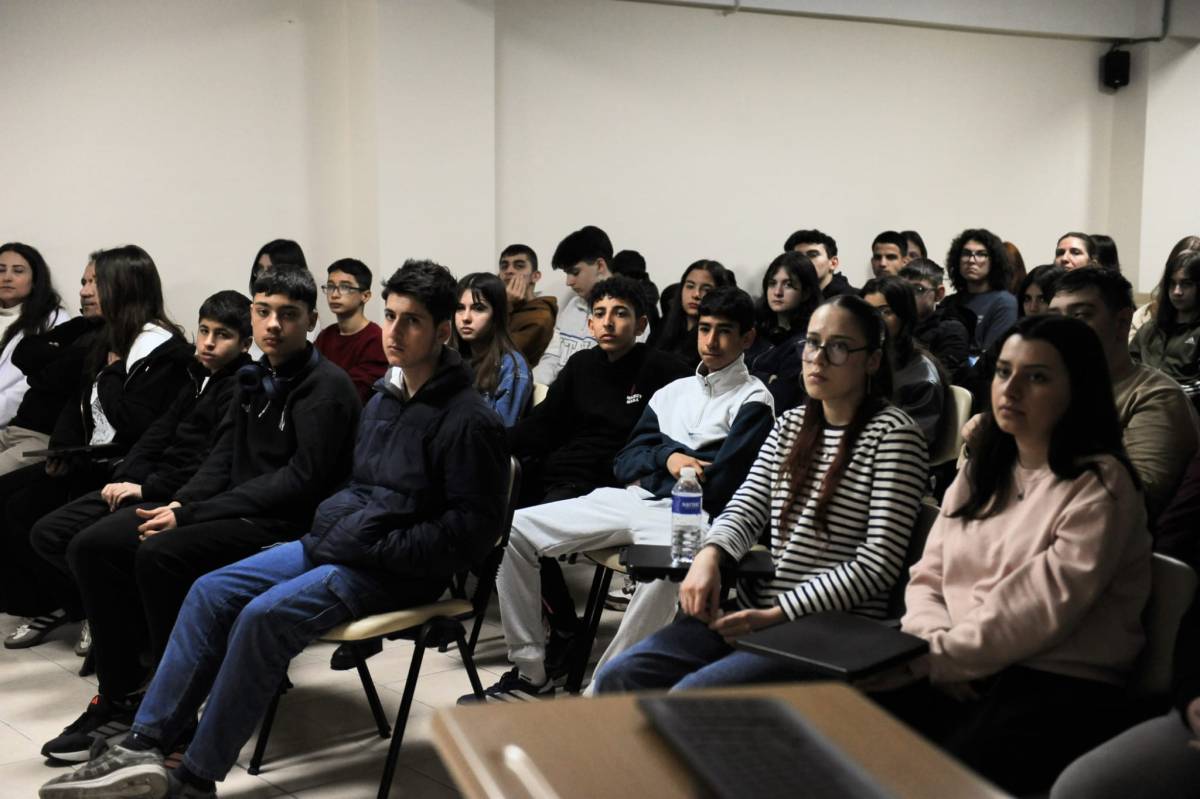 Karşıyakalı öğrencilere kariyer desteği