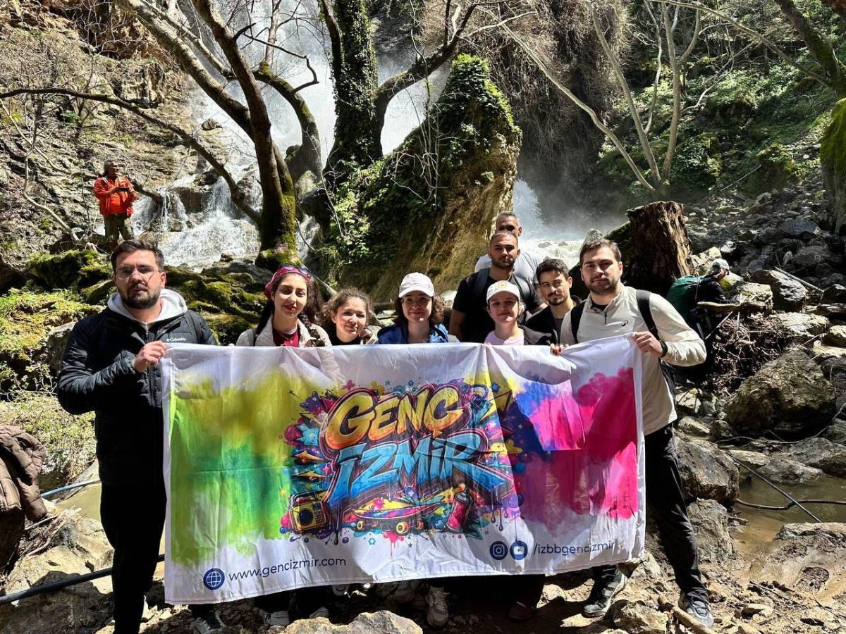 Efes Mimas Yolu’nda bahar yürüyüşü