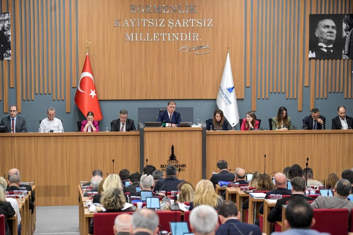 Başkan Tugay: İzmir dezenformasyon baskısı altındadır