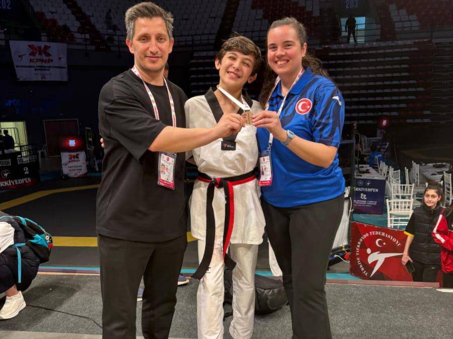 İzmir’in sporcularından uluslararası başarı