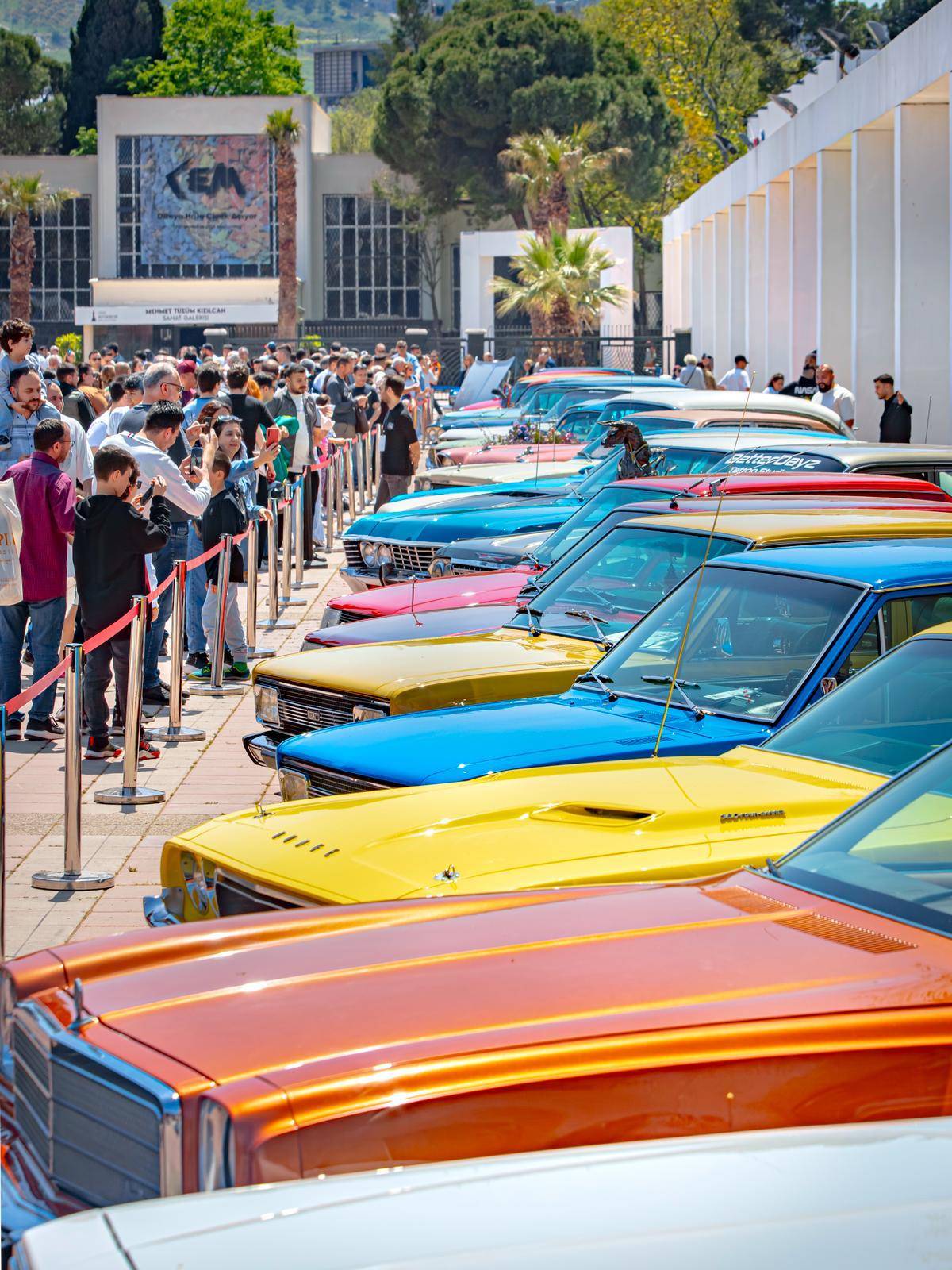 Klasik Otomobil Sergisi ziyaretçilerini ağırladı