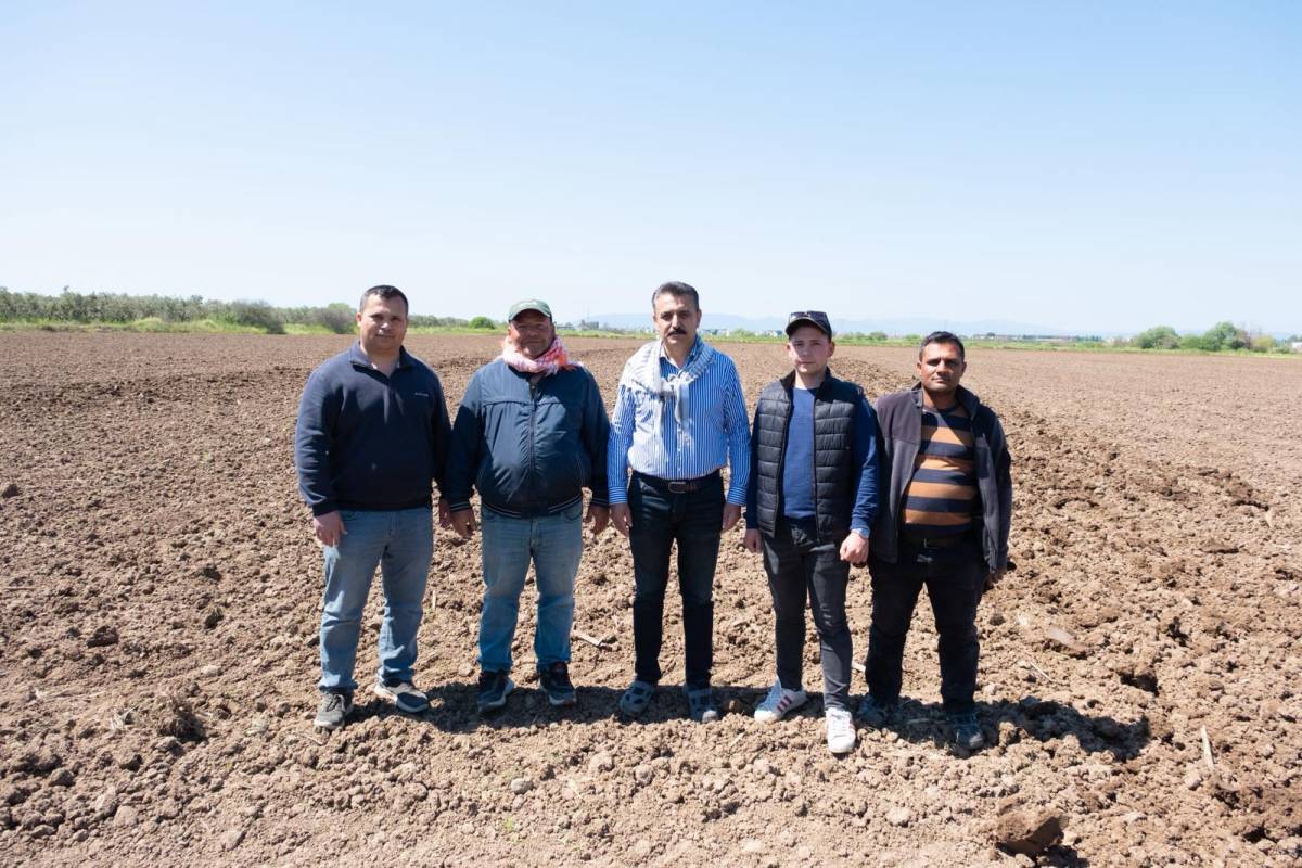 Başkan Kırgöz traktör başında