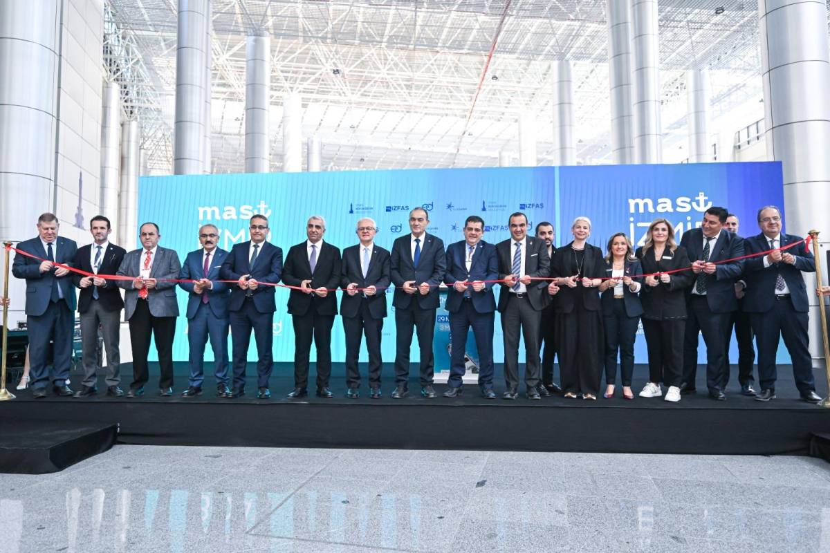 İzmir’de denizcilik rüzgârı