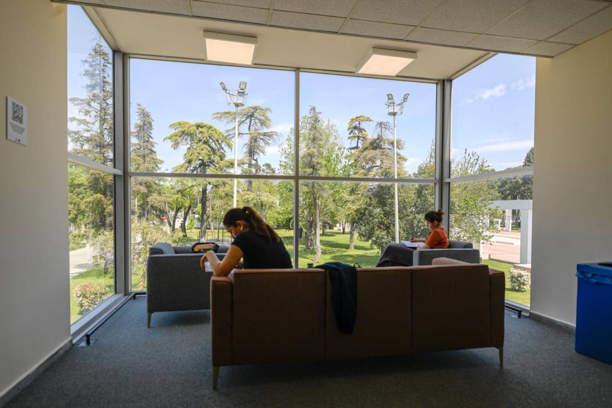 Hasan Ali Yücel Kütüphanesi yoğun ilgi görüyor