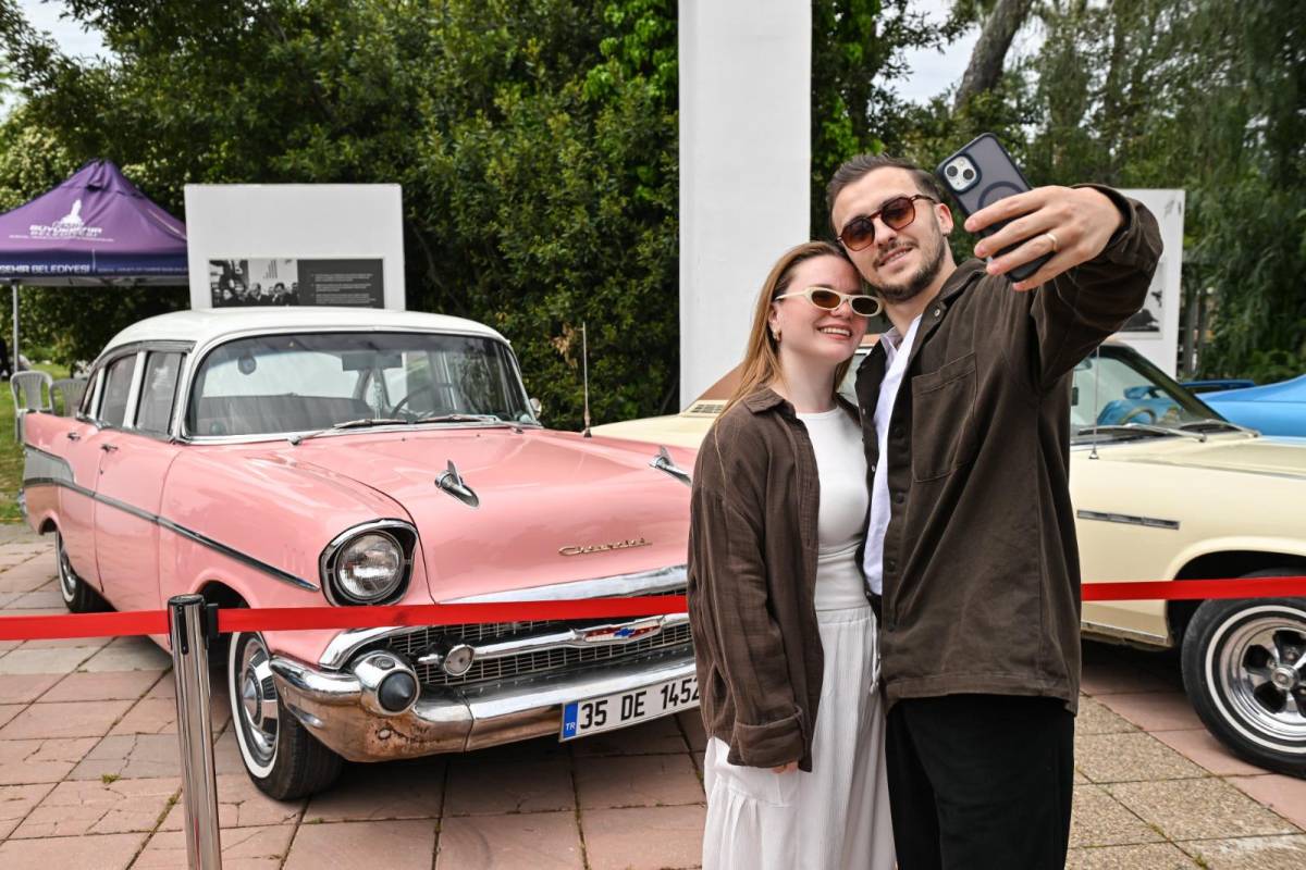 İZKİTAP’ta edebiyat şöleni yaşanıyor